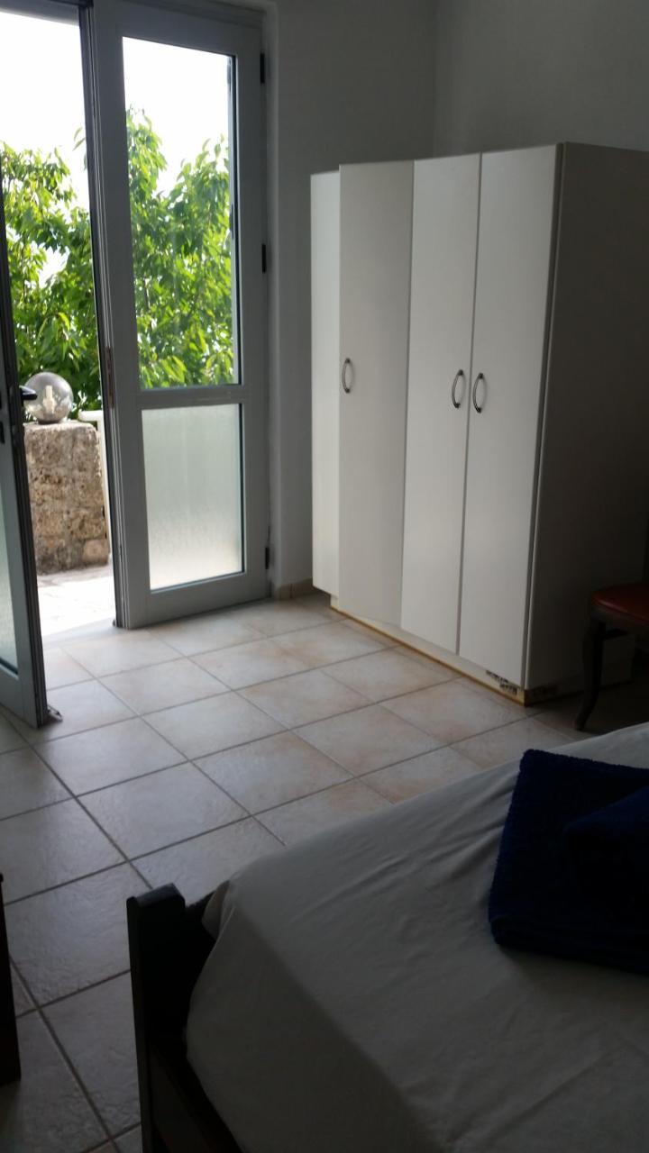 Dimitra K Pensiune Kommeno (Corfu)